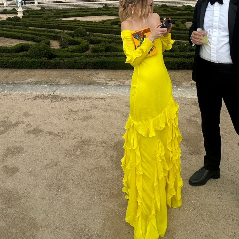 Gul Hurgel Ruffled Yellow Gown